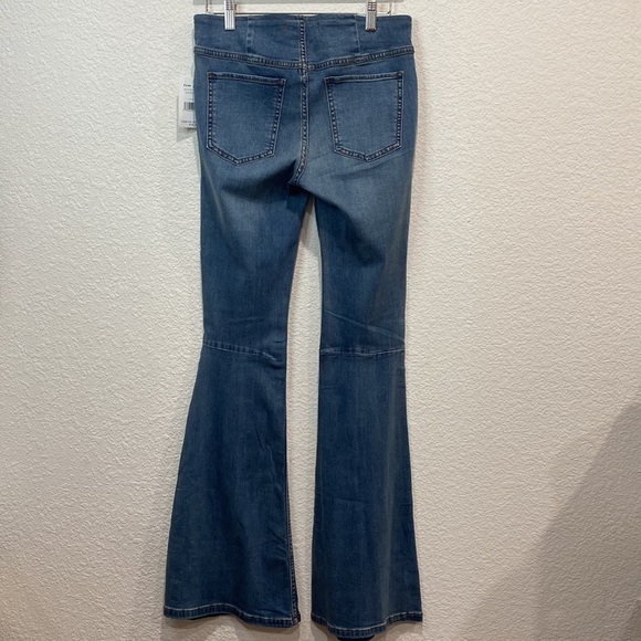 Free People Women’s Authentic Blue Pull On High Rise Flare Jeans Size 28 - Picture 6 of 11
